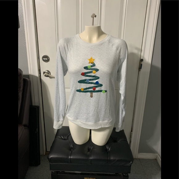 Christmas tree sleepwear top Large. - Picture 1 of 4
